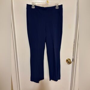 Chico’s So Slimming Juliet Cropped Flare
Chico’s size 1 / USA 8.  Travel-wear.
